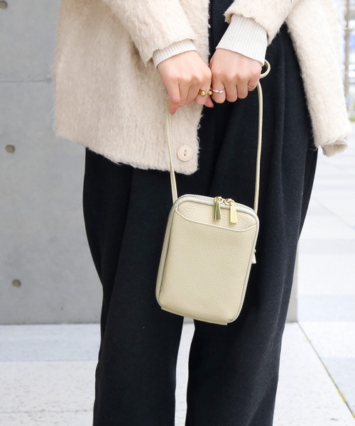 Mia Borsa（ミアボルサ）の「[Mia Borsa]本革レザースマホポーチ スマホショルダー（ショルダーバッグ・レディース・キャメル/ウッド/ブラック/アイボリー・FREE）」の15枚目の写真
