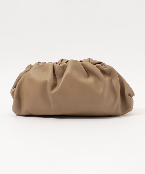 INNUE(イヌエ)の「INNUE CRUCTH BAG チェーン2‐WAYバッグ(クラッチバッグ・レディース・ベージュ・FREE)」の13枚目の写真