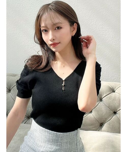 RESEXXY（リゼクシー）の「ギャザースリーブニットトップス（ニット/セーター・レディース・ブラック/その他1/レッド・FREE）」の5枚目の写真