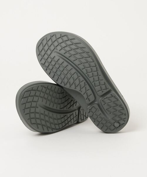 OOFOS(ウーフォス)の「ウーフォス OOFOS OOriginal_OliveDrab(サンダル・メンズ・グリーン・28.0cm/29.0cm/23.0cm/24.0cm/25.0cm/26.0cm/27.0cm)」の3枚目の写真