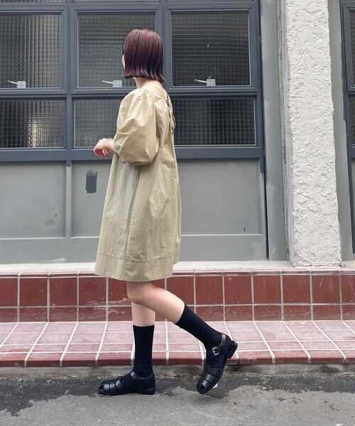 fredy emue(フレディエミュ)の「バルーンスリーブチュニックブラウス(シャツ/ブラウス・レディース・ブラック/ベージュ/オフホワイト・38)」の20枚目の写真