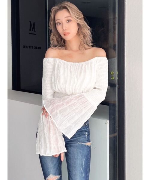 GYDA(ジェイダ)の「オフショルシャーリングスリーブブラウス(シャツ/ブラウス・レディース・オフホワイト/ブラック・FREE)」の16枚目の写真