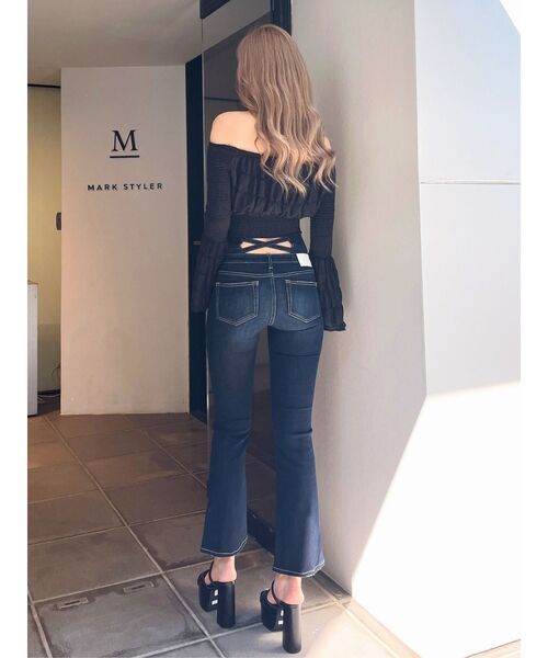 GYDA(ジェイダ)の「オフショルシャーリングスリーブブラウス(シャツ/ブラウス・レディース・オフホワイト/ブラック・FREE)」の6枚目の写真