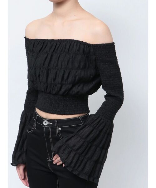 GYDA(ジェイダ)の「オフショルシャーリングスリーブブラウス(シャツ/ブラウス・レディース・オフホワイト/ブラック・FREE)」の11枚目の写真