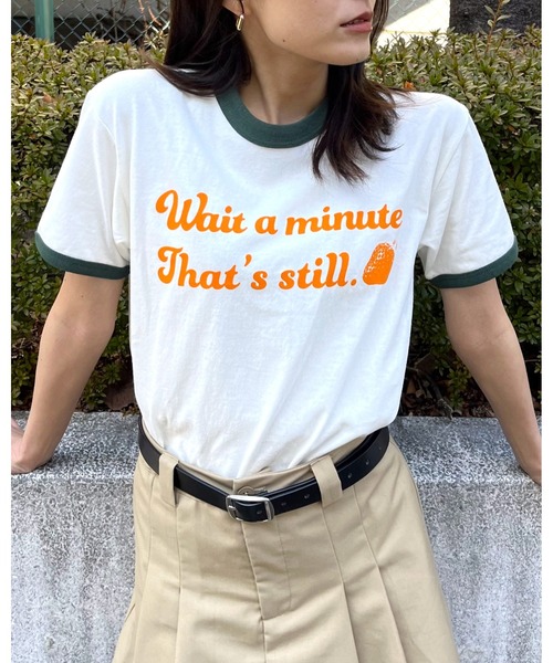 spiritoso(スピリトーゾ)の「【spiritoso】WAIT A MINUTEイチゴプリント リンガーTシャツ (CP)(Tシャツ/カットソー・レディース・ネイビー/ブラック/グリーン・FREE)」の3枚目の写真