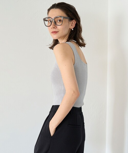UNFILO(アンフィーロ)の「ラメリブタンクトップ(タンクトップ・レディース・ベージュ系/シルバー系/ブラック系・SMALL/MEDIUM)」の1枚目の写真