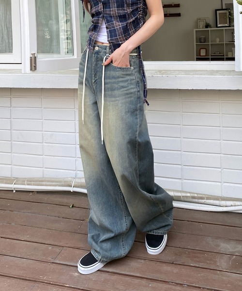 by muni:r(バイ ムニール)の「ストリングオーバーロングデニムパンツ(デニムパンツ・レディース・ブルー・SMALL/MEDIUM)」の12枚目の写真