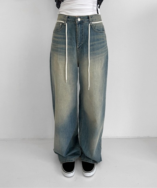 by muni:r(バイ ムニール)の「ストリングオーバーロングデニムパンツ(デニムパンツ・レディース・ブルー・SMALL/MEDIUM)」の14枚目の写真