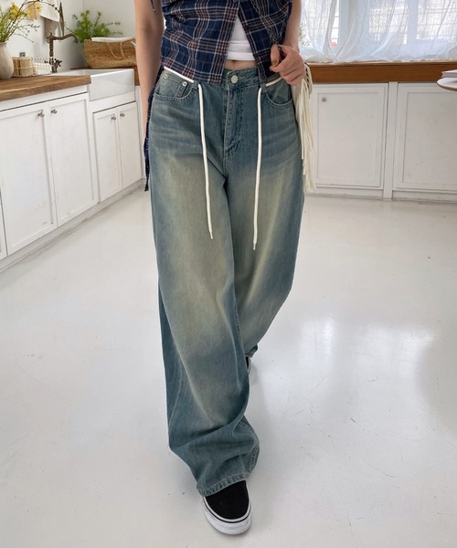 by muni:r(バイ ムニール)の「ストリングオーバーロングデニムパンツ(デニムパンツ・レディース・ブルー・SMALL/MEDIUM)」の18枚目の写真