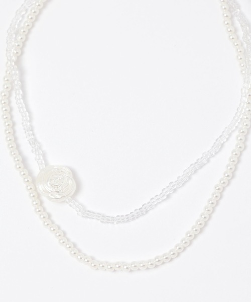 FOREVER 21（フォーエバー トゥエンティーワン）の「ローズチョーカー26（チョーカー・レディース・ホワイト系その他・FREE）」の3枚目の写真