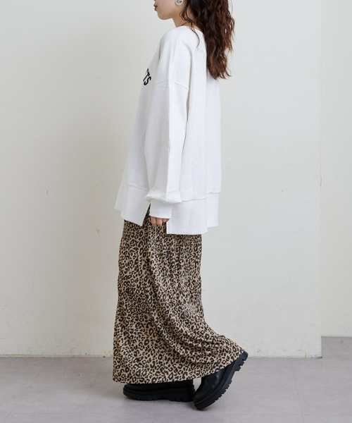 CIAOPANIC TYPY（チャオパニックティピー）の「サイドスリットカレッジスウェット（スウェット・レディース・チャコールグレー/グレー/オフホワイト/ブラウン/ホワイト/ダークグレー/ネイビー/ライトグレー/ピンク/オリーブ/バーガンディー・ONE SIZE）」の17枚目の写真