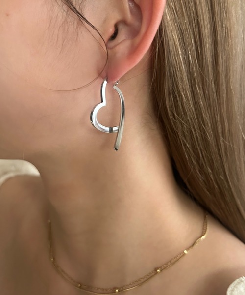 ciite' surgical stainless（シーテサージカルステンレス）の「【 金属アレルギー対応 】 スリングハート リンクピアス サージカルステンレス（ピアス（両耳用）・レディース・シルバー/ゴールド・FREE）」の6枚目の写真