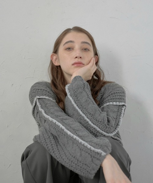 MINERTE（ミネルテ）の「【MINERTE】bicolor wide sleeve knit pullover / 配色ワイドスリーブニット（ニット/セーター・レディース・チャコールグレー/モカ・FREE）」の2枚目の写真