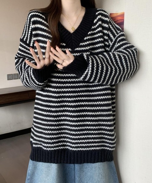 Sibra(シブラ)の「Vネックニット(ニット/セーター・レディース・ブラック/ホワイト・M)」の17枚目の写真