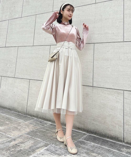 F i.n.t（フィント）の「ハイネックベロアパフスリーブトップス/F&A/fint（Tシャツ/カットソー・レディース・ライトブルー/ブラック/ピンク・FREE）」の5枚目の写真