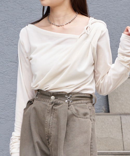 RAY CASSIN（レイカズン）の「チュールベロアデザインロングTシャツ（Tシャツ/カットソー・レディース・レッド/グレー/ライトベージュ・FREE）」の3枚目の写真