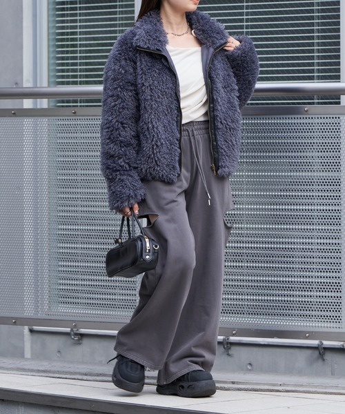 RAY CASSIN（レイカズン）の「チュールベロアデザインロングTシャツ（Tシャツ/カットソー・レディース・レッド/グレー/ライトベージュ・FREE）」の5枚目の写真