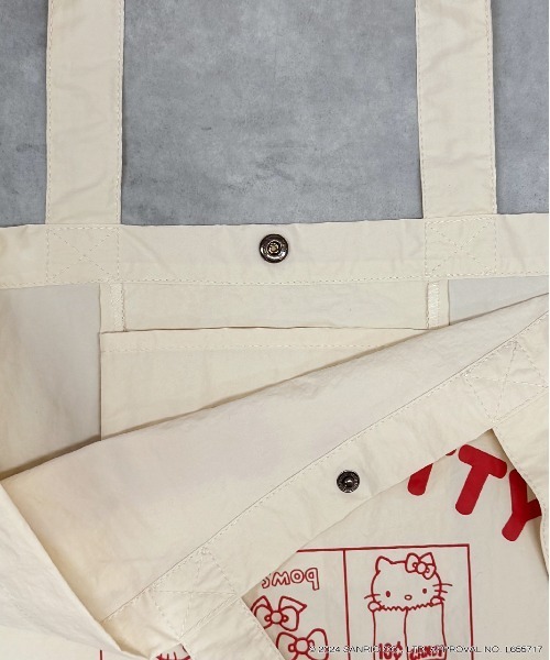 ad thie（アドティエ）の「【HELLO KITTY】 ビッグロゴ トートバッグ（トートバッグ・レディース・レッド/アイボリー/ブラック・FREE）」の17枚目の写真