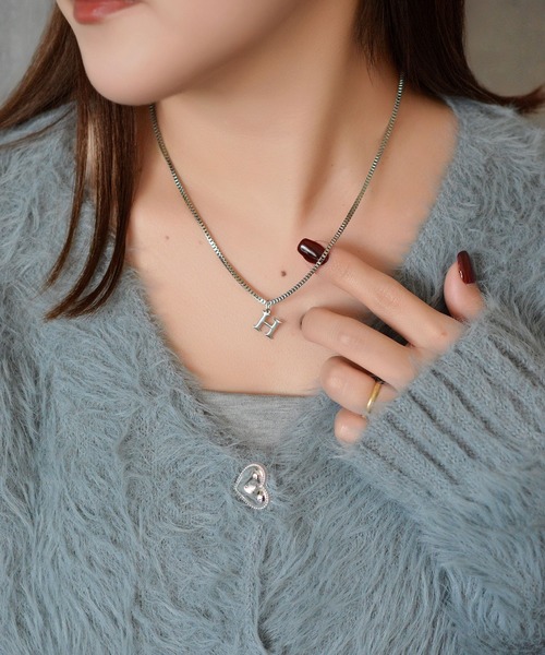 BROTHERHOOD(ブラザーフッド)の「【earyear】Block Letter Initial Charm Necklace 「Silver:ステンレス」(ネックレス・レディース・K/B/A/W/V/Z/Y/C/J/O/N/M/R/Q/P/U/T/S/X/F/E/D/I/H/G/L・FREE)」の8枚目の写真