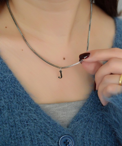 BROTHERHOOD(ブラザーフッド)の「【earyear】Block Letter Initial Charm Necklace 「Silver:ステンレス」(ネックレス・レディース・K/B/A/W/V/Z/Y/C/J/O/N/M/R/Q/P/U/T/S/X/F/E/D/I/H/G/L・FREE)」の10枚目の写真