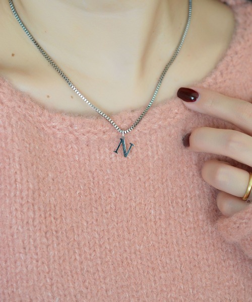 BROTHERHOOD(ブラザーフッド)の「【earyear】Block Letter Initial Charm Necklace 「Silver:ステンレス」(ネックレス・レディース・K/B/A/W/V/Z/Y/C/J/O/N/M/R/Q/P/U/T/S/X/F/E/D/I/H/G/L・FREE)」の14枚目の写真