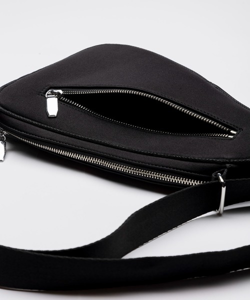 EDITA.（エディータ）の「ネオプレンレクタングル ショルダーバッグ　軽量 / 個性的（ショルダーバッグ・レディース・サックスブルー/ブラック・FREE）」の19枚目の写真