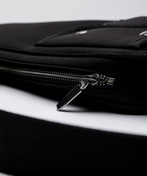 EDITA.（エディータ）の「ネオプレンレクタングル ショルダーバッグ　軽量 / 個性的（ショルダーバッグ・レディース・サックスブルー/ブラック・FREE）」の14枚目の写真