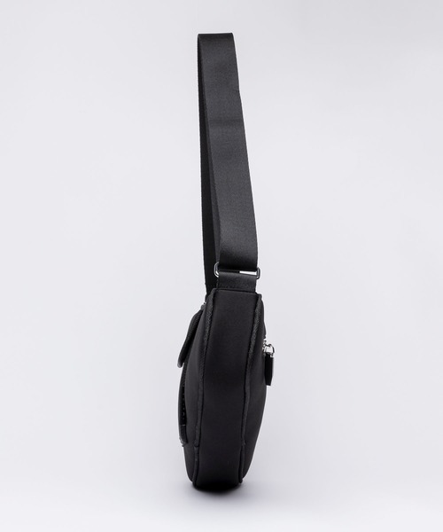 EDITA.（エディータ）の「ネオプレンレクタングル ショルダーバッグ　軽量 / 個性的（ショルダーバッグ・レディース・サックスブルー/ブラック・FREE）」の6枚目の写真