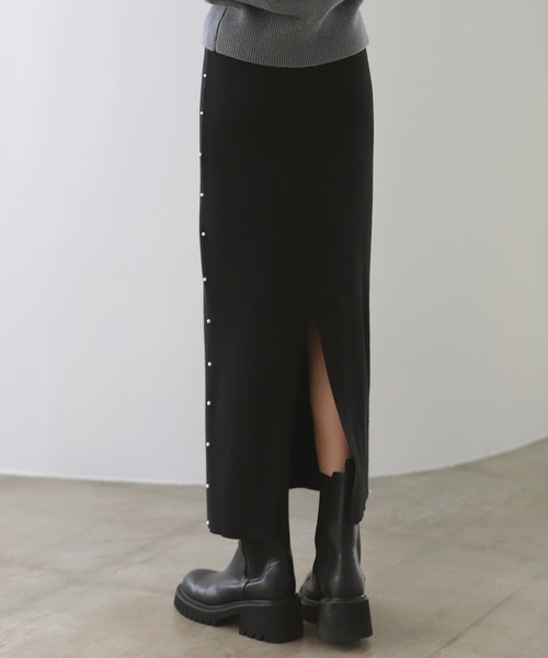 MERAKI(メラキ)の「サイドパールニットスカート(スカート・レディース・ブラウン/ネイビー/グレー/アイボリー/ブラック・FREE)」の17枚目の写真