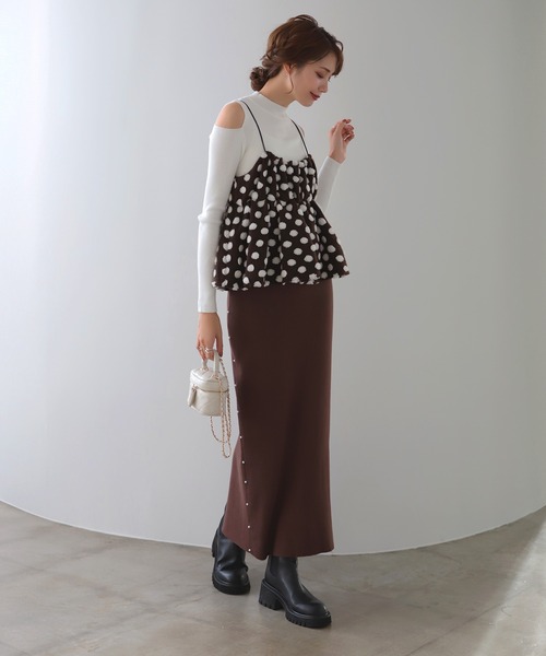 MERAKI(メラキ)の「サイドパールニットスカート(スカート・レディース・ブラウン/ネイビー/グレー/アイボリー/ブラック・FREE)」の7枚目の写真