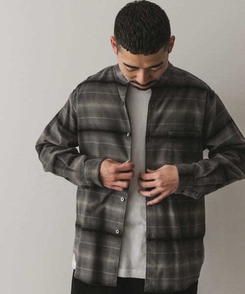 URBAN RESEARCH DOORS（アーバンリサーチドアーズ）の「両面起毛ネルバンドカラーシャツ（シャツ/ブラウス・メンズ・ネイビー/ベージュ/ブラウン/グレー系その他・MEDIUM/LARGE）」の8枚目の写真