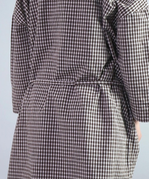 OMNIGOD（オムニゴッド）の「[OMNIGOD womens / オムニゴッド] オリジナルギンガムチェックシャンブレークルーネックワンピース（ワンピース・レディース・ブラウン系その他・FREE）」の10枚目の写真