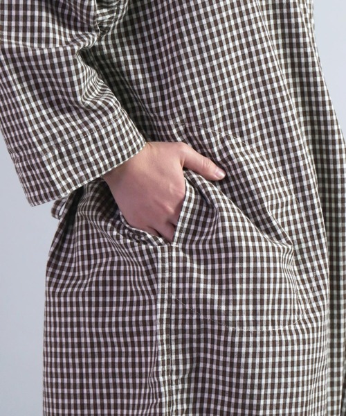 OMNIGOD（オムニゴッド）の「[OMNIGOD womens / オムニゴッド] オリジナルギンガムチェックシャンブレークルーネックワンピース（ワンピース・レディース・ブラウン系その他・FREE）」の9枚目の写真