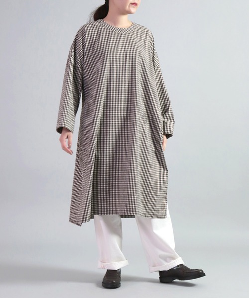 OMNIGOD（オムニゴッド）の「[OMNIGOD womens / オムニゴッド] オリジナルギンガムチェックシャンブレークルーネックワンピース（ワンピース・レディース・ブラウン系その他・FREE）」の3枚目の写真