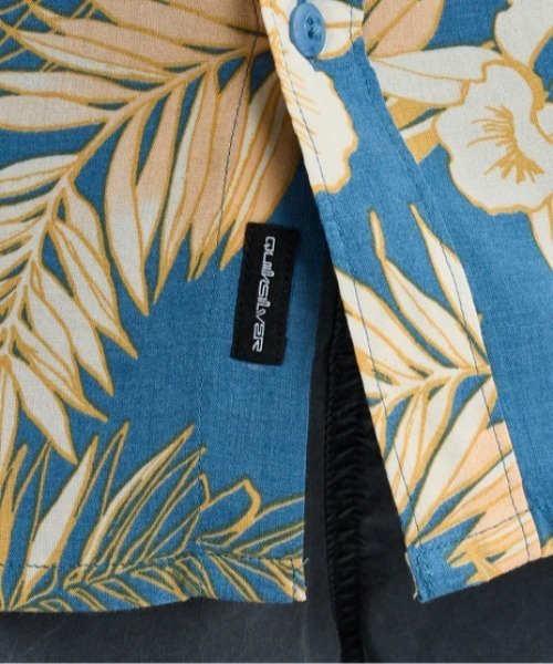 Quiksilver（クイックシルバー）の「LEMNAS SS /クイックシルバーボタニカル柄半袖シャツ（シャツ/ブラウス・メンズ・チャコールグレー/ブルー・MEDIUM/LARGE/X-LARGE）」の10枚目の写真