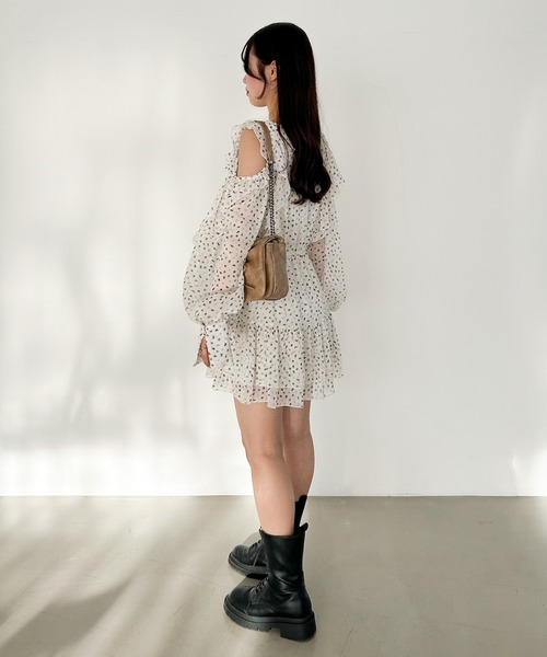 Heather（ヘザー）の「ショルダーカットフレアミニワンピース 325863