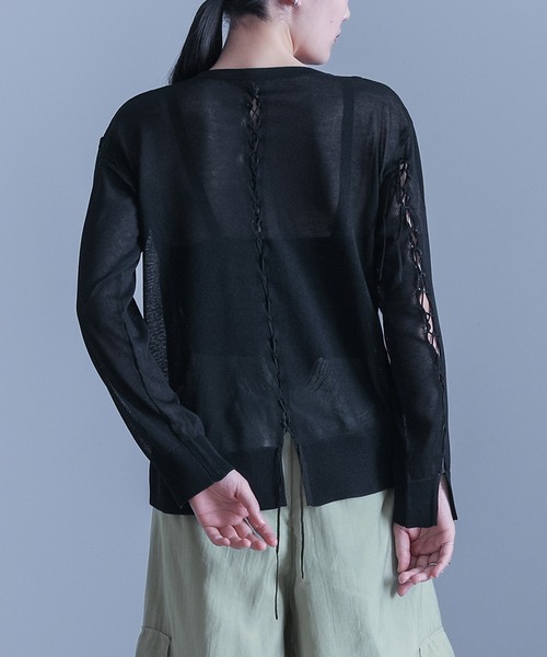 kOhAKU（コハク）の「『レースアップシアーニット』（ニット/セーター・レディース・ブラック/ブルー・2/1）」の7枚目の写真