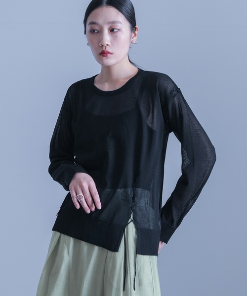 kOhAKU（コハク）の「『レースアップシアーニット』（ニット/セーター・レディース・ブラック/ブルー・2/1）」の4枚目の写真