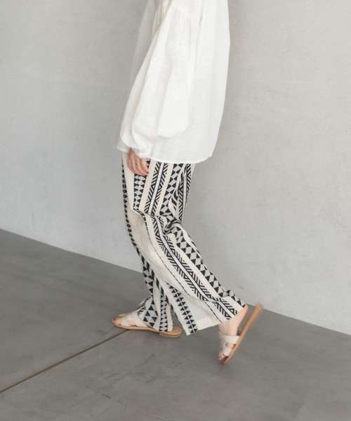 URBAN RESEARCH DOORS(アーバンリサーチドアーズ)の「ジャガード柄イージーパンツ(その他パンツ・レディース・ナチュラル・MEDIUM)」の11枚目の写真