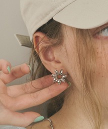 くるくるフラワーピアス