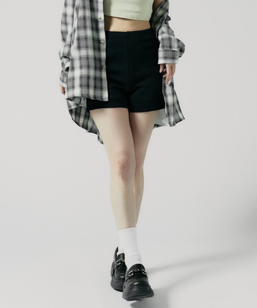 Chick（チック）の「Simple Highwaist Short Pants / シンプルハイウエストショートパンツ（その他パンツ・レディース・ブラック/グレー・FREE）」の2枚目の写真