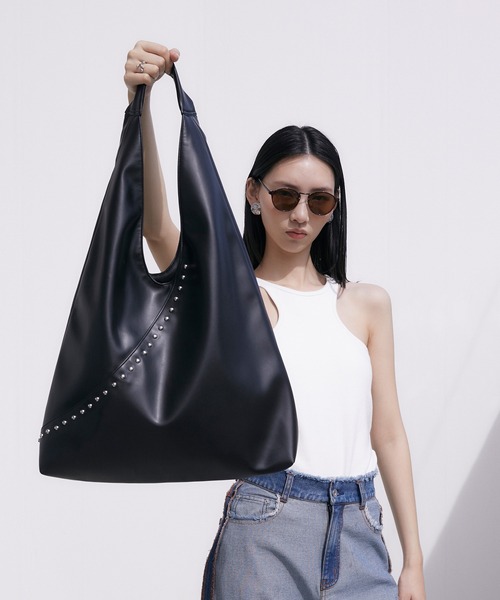 somlu.】スタッズトライアングルトートバッグ（トートバッグ