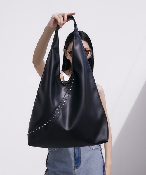 somlu.(ソンムル)の「【somlu.】スタッズトライアングルトートバッグ(トートバッグ・レディース・ダークブラウン/ブラック・FREE)」の6枚目の写真