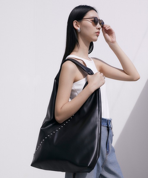 somlu.(ソンムル)の「【somlu.】スタッズトライアングルトートバッグ(トートバッグ・レディース・ダークブラウン/ブラック・FREE)」の9枚目の写真