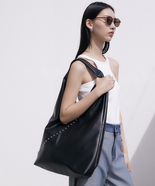 somlu.(ソンムル)の「【somlu.】スタッズトライアングルトートバッグ(トートバッグ・レディース・ダークブラウン/ブラック・FREE)」の10枚目の写真