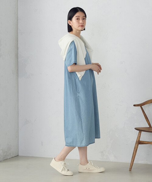 ONIGIRI(オニギリ)の「デイリーリラックスワンピース デニム(ワンピース・レディース・ネイビー/サックスブルー・MEDIUM)」の6枚目の写真