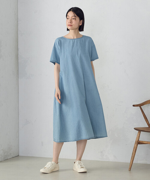 ONIGIRI(オニギリ)の「デイリーリラックスワンピース デニム(ワンピース・レディース・ネイビー/サックスブルー・MEDIUM)」の8枚目の写真