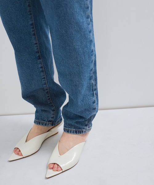 GUESS JEANS(ゲスジーンズ)の「【GUESS(ゲス)】MOM/デニム ジーンズ(デニムパンツ・レディース・ブルー系その他5/ブルー・S/M/L)」の12枚目の写真
