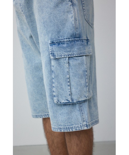 AZUL by moussy（アズールバイマウジー）の「AZUL DENIM カーゴショーツ（スラックス・レディース・ライトブルー/ライトブラック・MEDIUM/LARGE）」の4枚目の写真