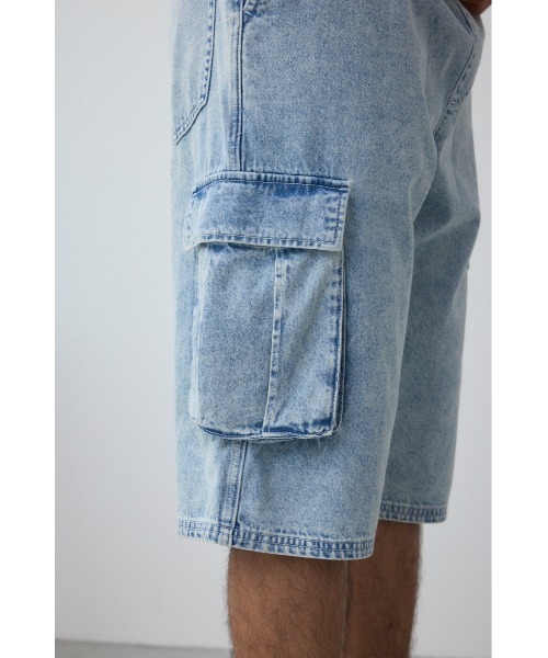 AZUL by moussy（アズールバイマウジー）の「AZUL DENIM カーゴショーツ（スラックス・レディース・ライトブルー/ライトブラック・MEDIUM/LARGE）」の3枚目の写真